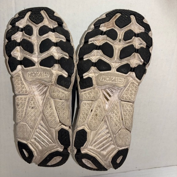 Size 8.5 B - Hoka One One Clifton 8 Black White Women's - Picture 6 of 9